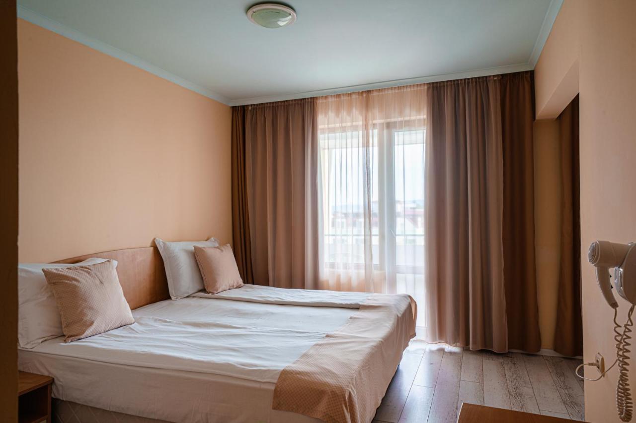 Perla Plaza Hotel 프리모르스코 외부 사진