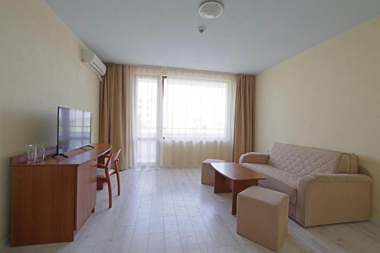 Perla Plaza Hotel 프리모르스코 외부 사진